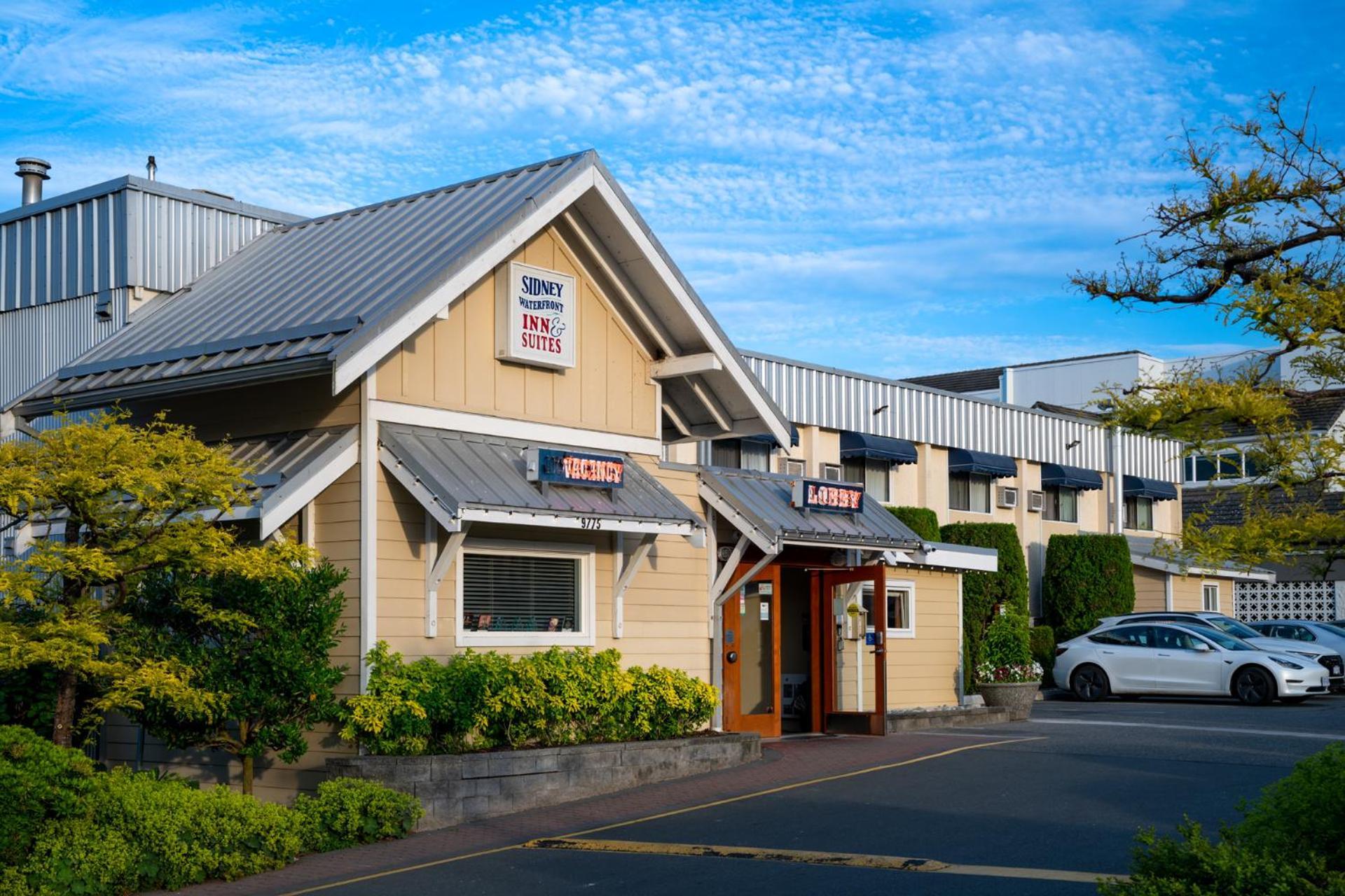 Sidney Waterfront Inn & Suites Exterior photo