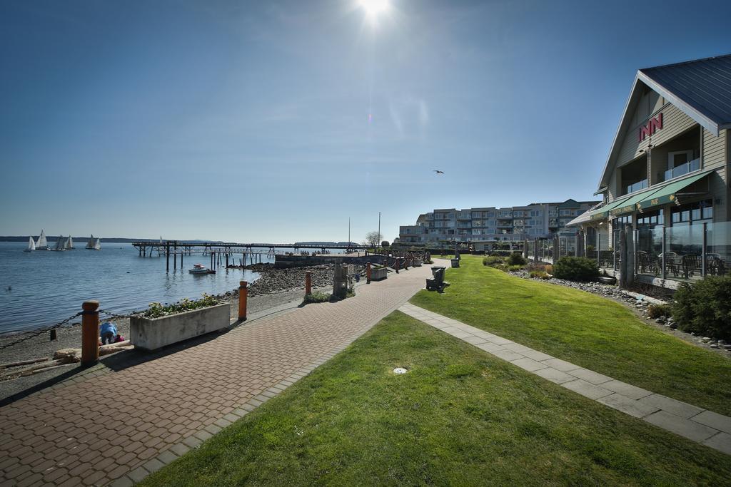 Sidney Waterfront Inn & Suites Exterior photo